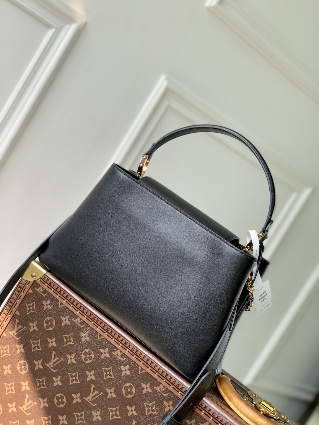 Louis Vuitton Capucines Souple Handlebag-24 x 12 x 33CM