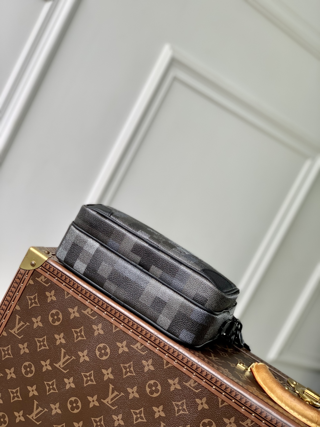 Louis Vuitton Nil Messenger Bag-25 x 17.5 x 11CM