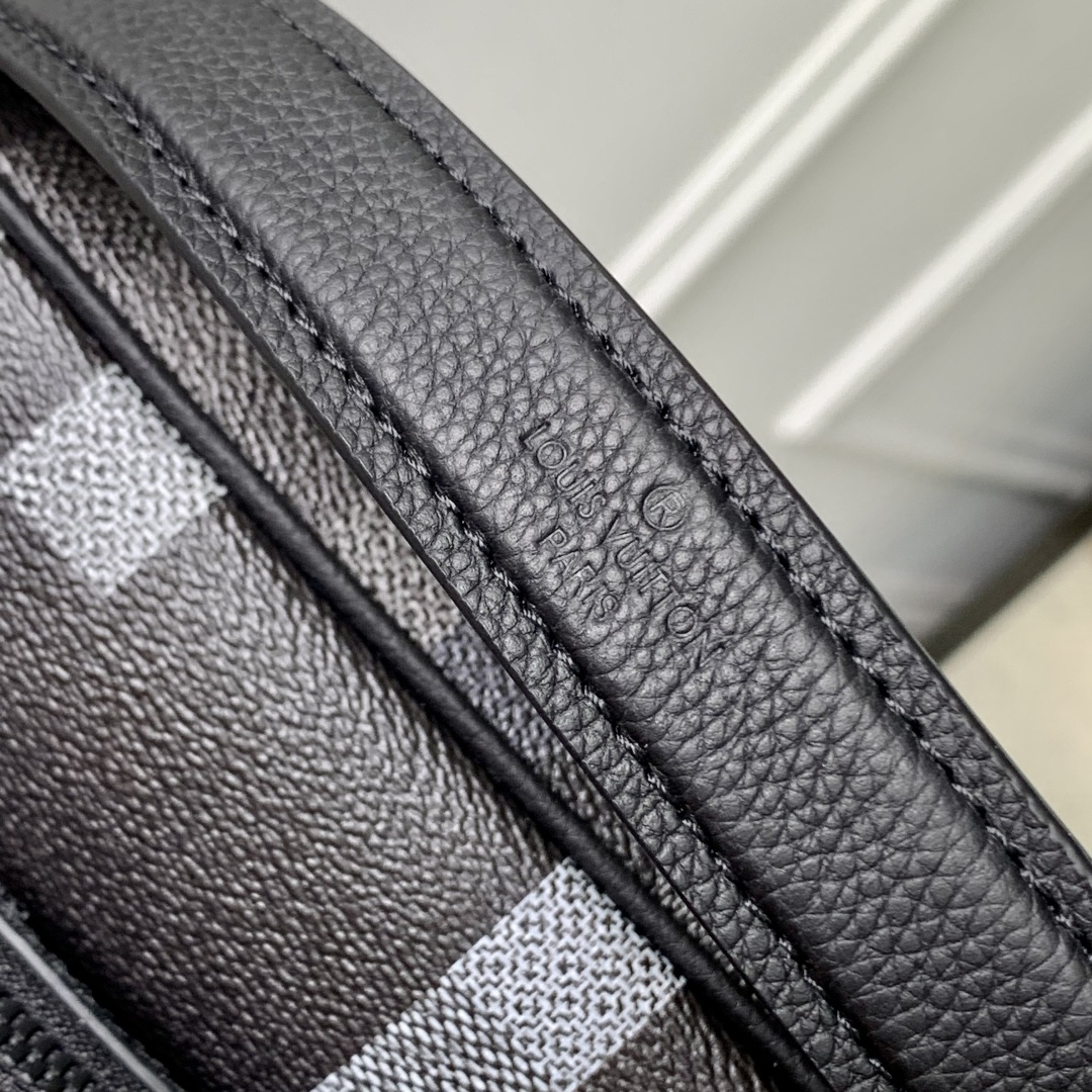 Louis Vuitton Nil Messenger Bag-25 x 17.5 x 11CM