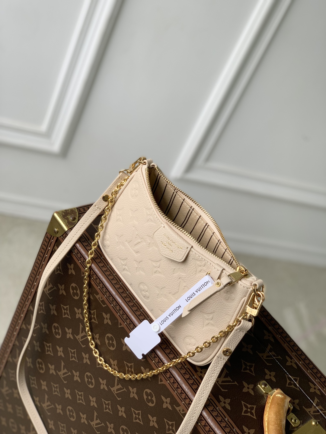 Louis Vuitton Easy Pouch On Strap-19x11.5x3CM