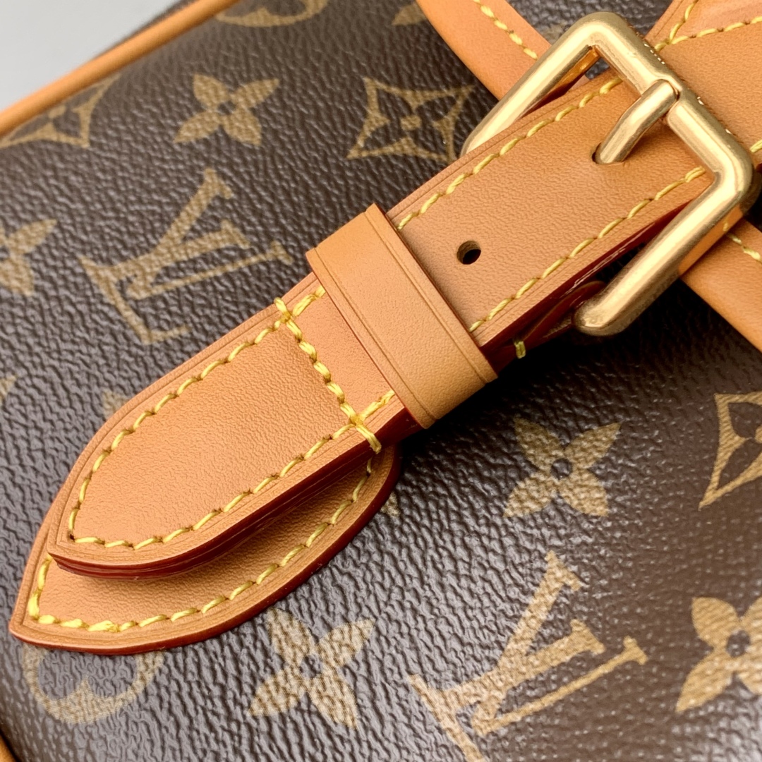 Louis Vuitton Satchel Handbag-24 x 12 x 35.5CM