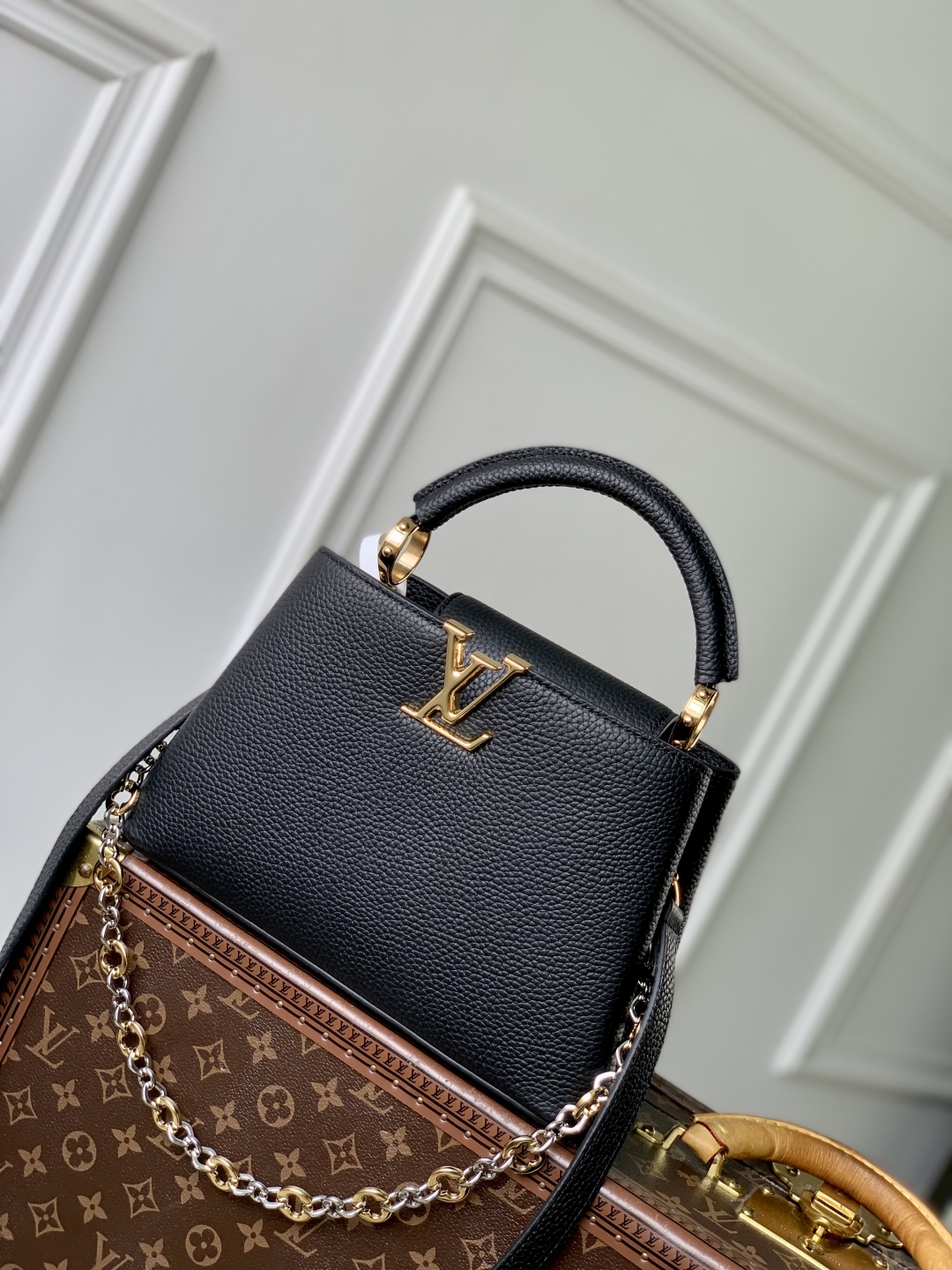 Louis Vuitton Capucines Handlebag-27*18*9CM
