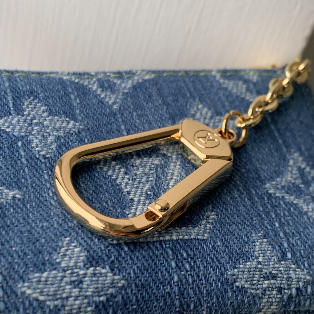 Louis Vuitton Wallet-7 x 1.5 x 12CM