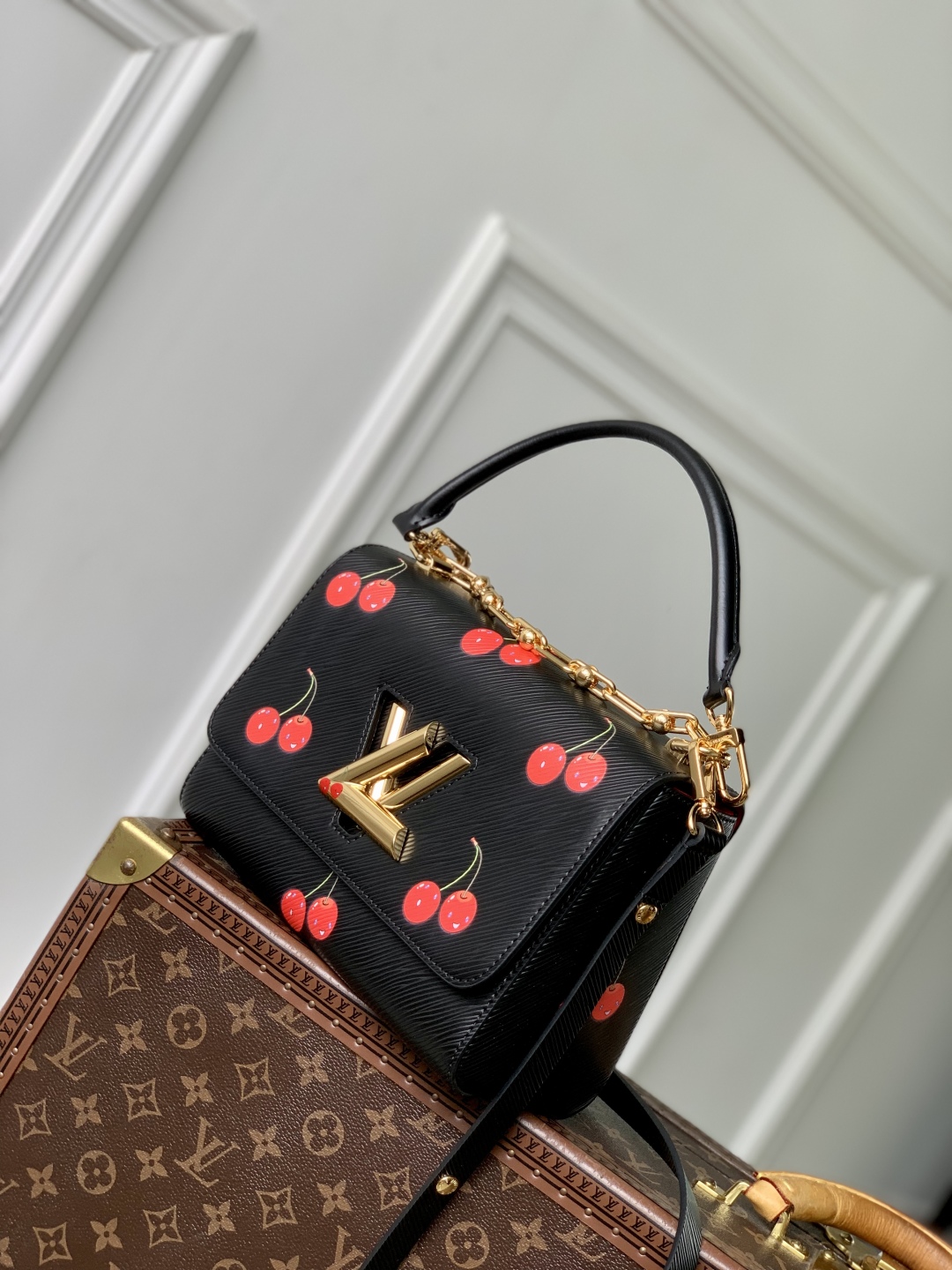Louis Vuitton Twist MM Slim Bag-M14341-23 × 16 × 8CM