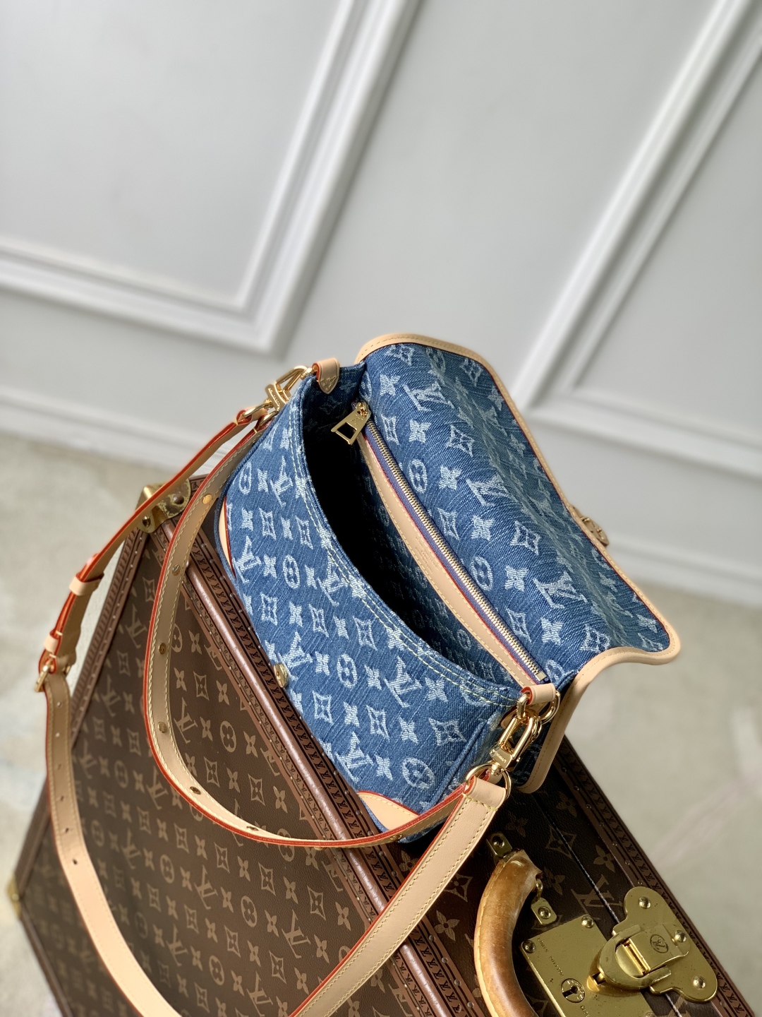 Louis Vuitton Diane Handbags-M46049-25*9*15CM
