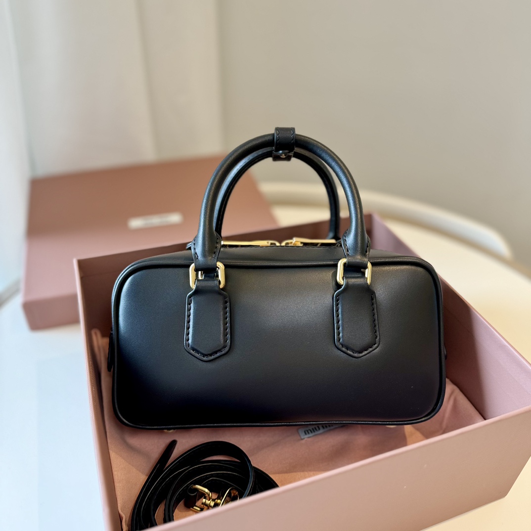 MiuMiu Top Handbags-22X10.5X7.5CM