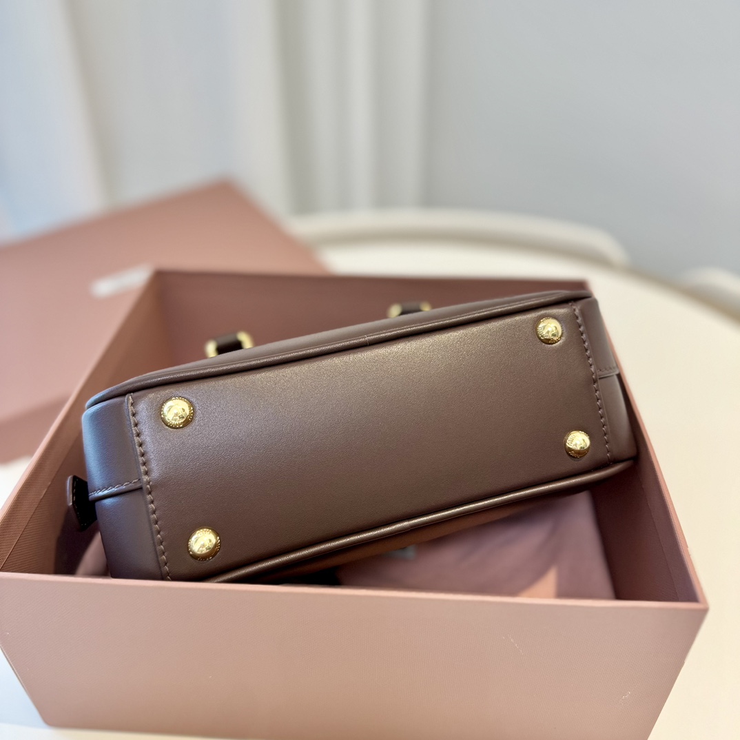 MiuMiu Top Handbags-22X10.5X7.5CM