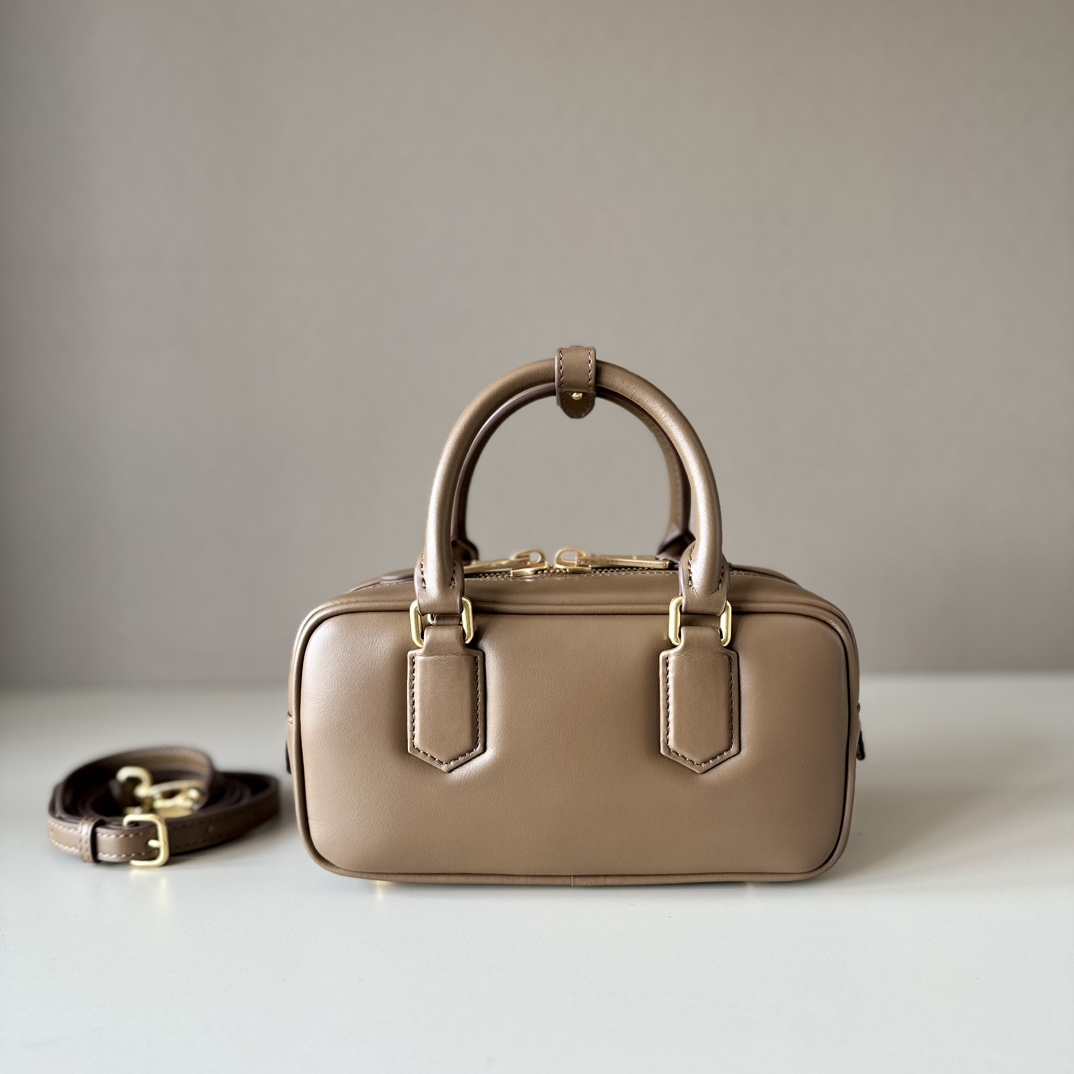 MiuMiu Top Handbags-22X10.5X7.5CM