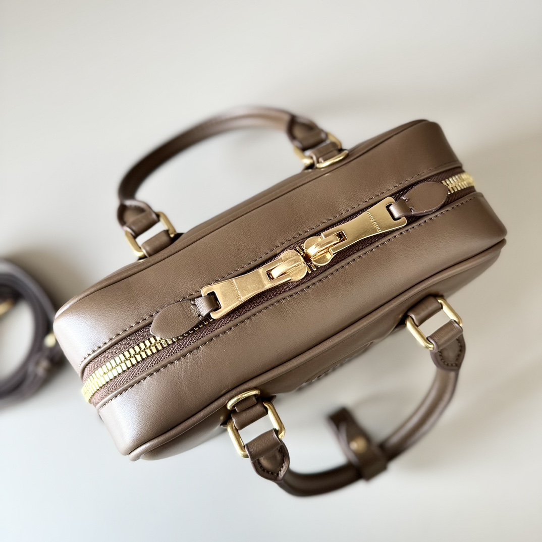 MiuMiu Top Handbags-22X10.5X7.5CM