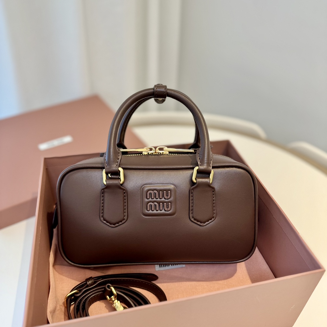 MiuMiu Top Handbags-22X10.5X7.5CM