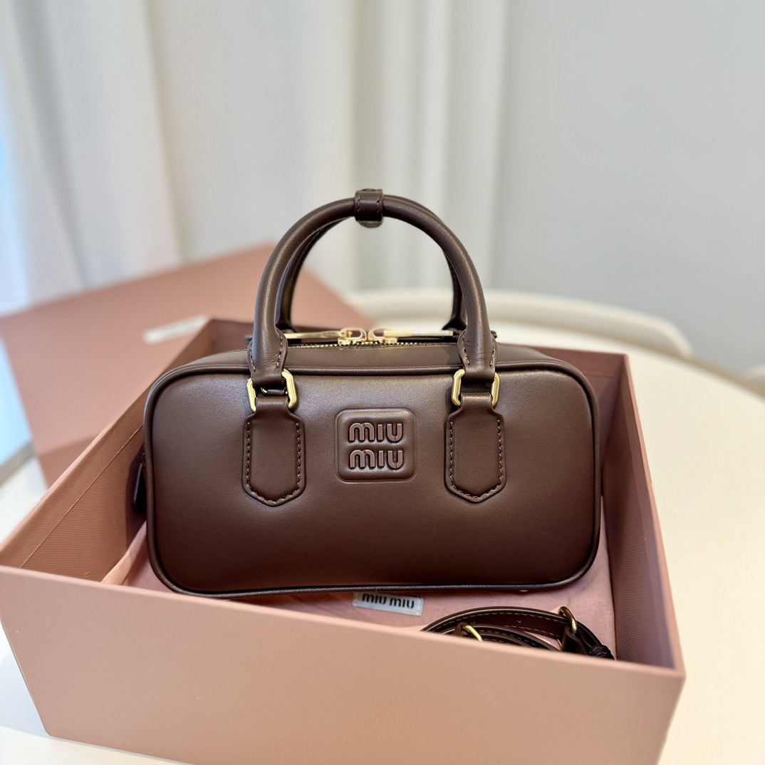MiuMiu Top Handbags-22X10.5X7.5CM