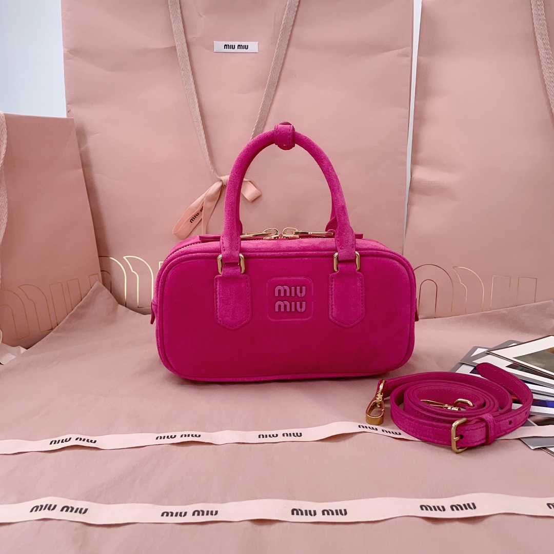 MiuMiu Top Handbags-22X10.5X7.5CM