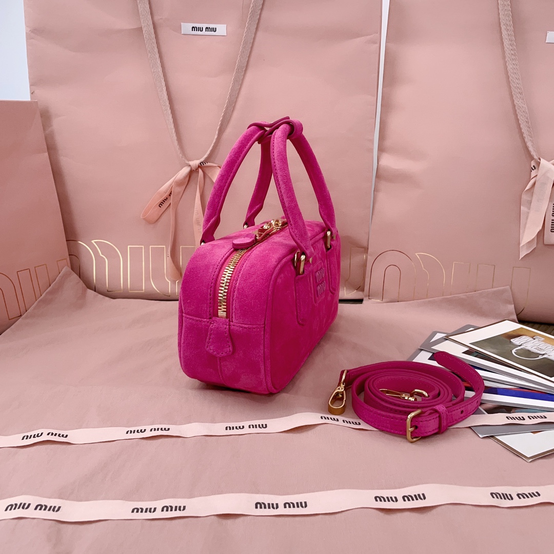 MiuMiu Top Handbags-22X10.5X7.5CM
