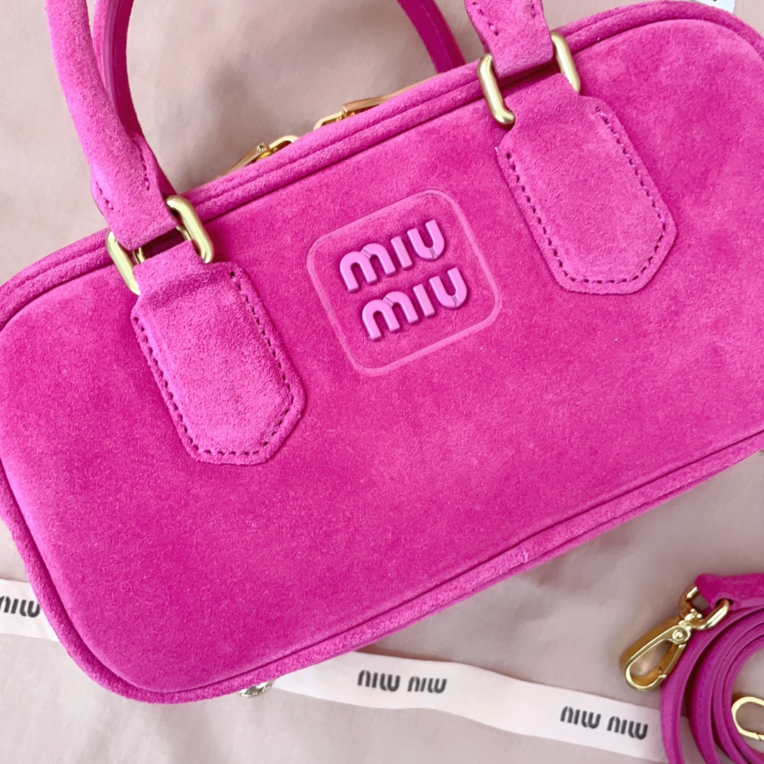 MiuMiu Top Handbags-22X10.5X7.5CM