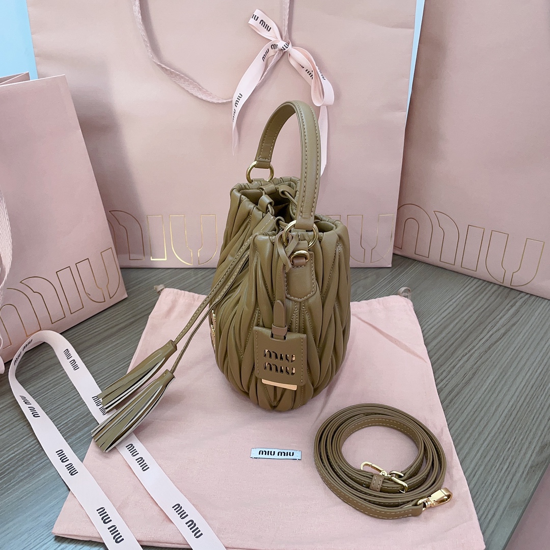MiuMiu Matelasse Bucket-17X15X10CM