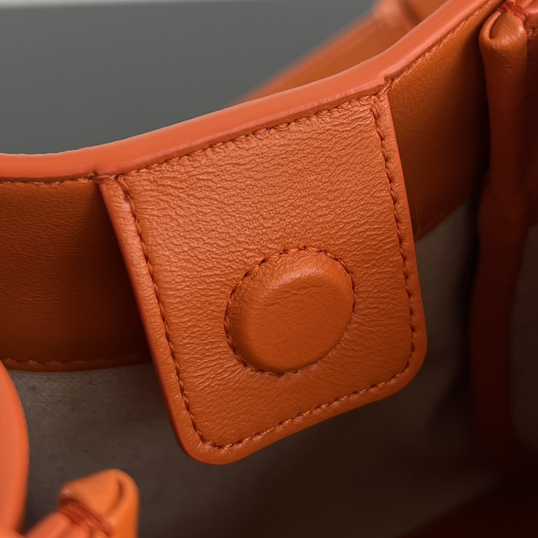 Bottega Veneta® Women