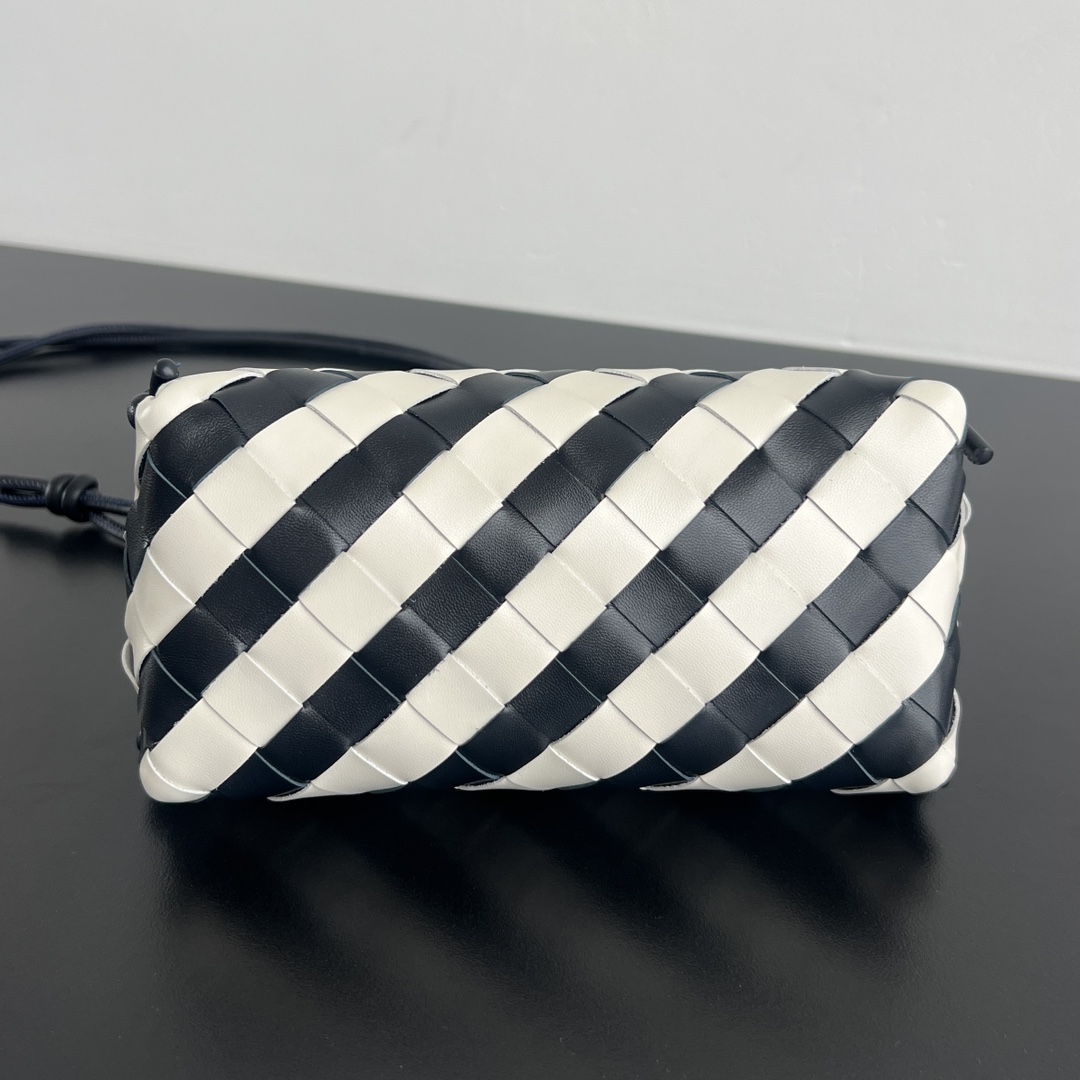 Bottega Veneta Concert Striped Leather Pouch Crossbody Bag-18.5*11.5*8.5CM