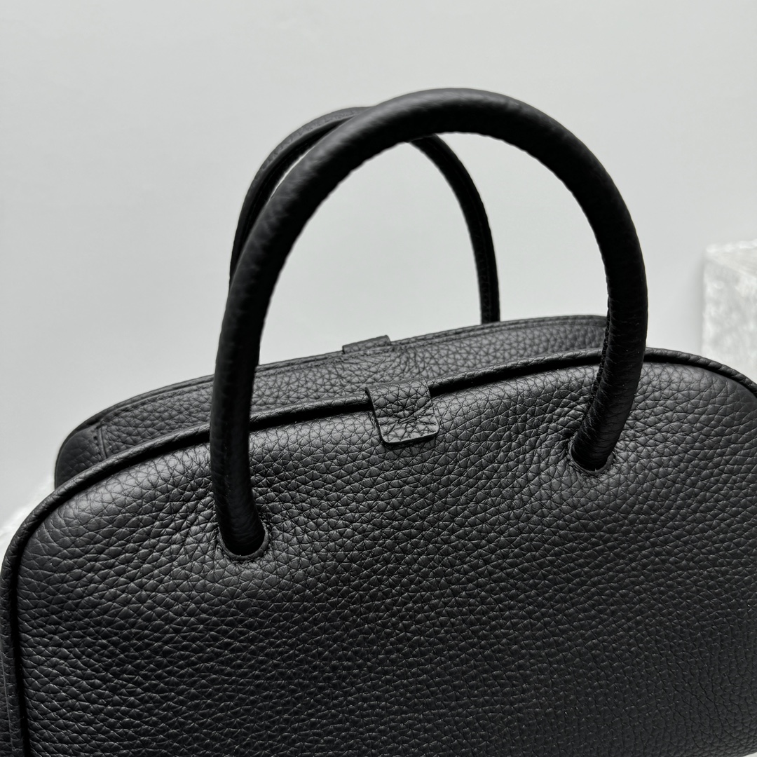Jacquemus Le Turismo Bag-26*17*11CM