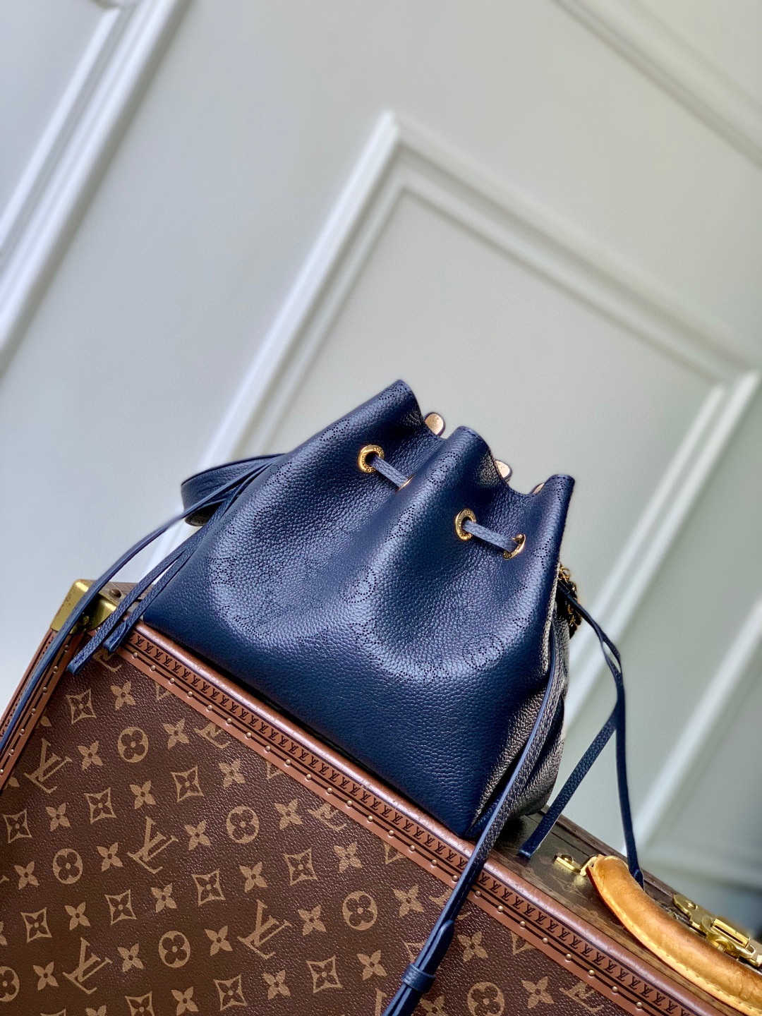Louis Vuitton Bella Tote Bag-19 x 22 x 14CM