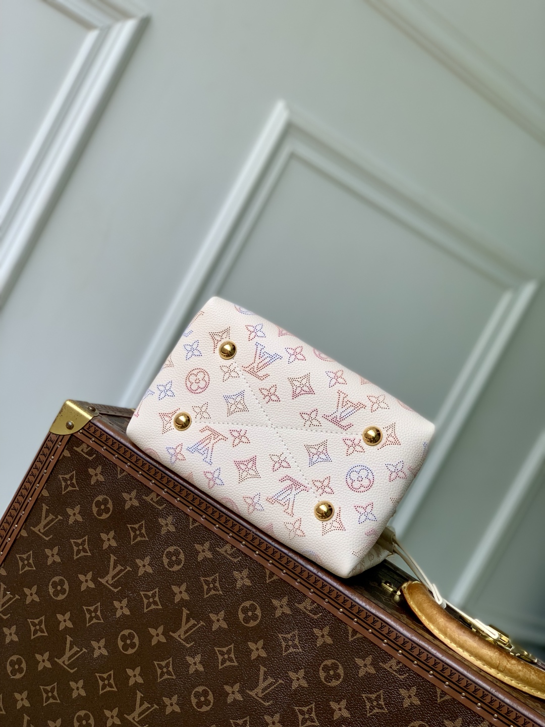Louis Vuitton Bella Tote Bag-19 x 22 x 14CM
