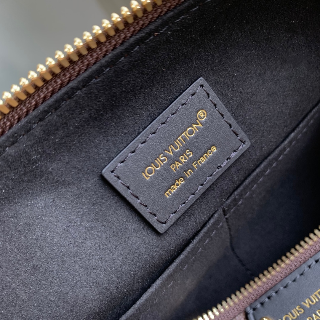 Louis Vuitton Speedy 25-20 x 15 x 27CM