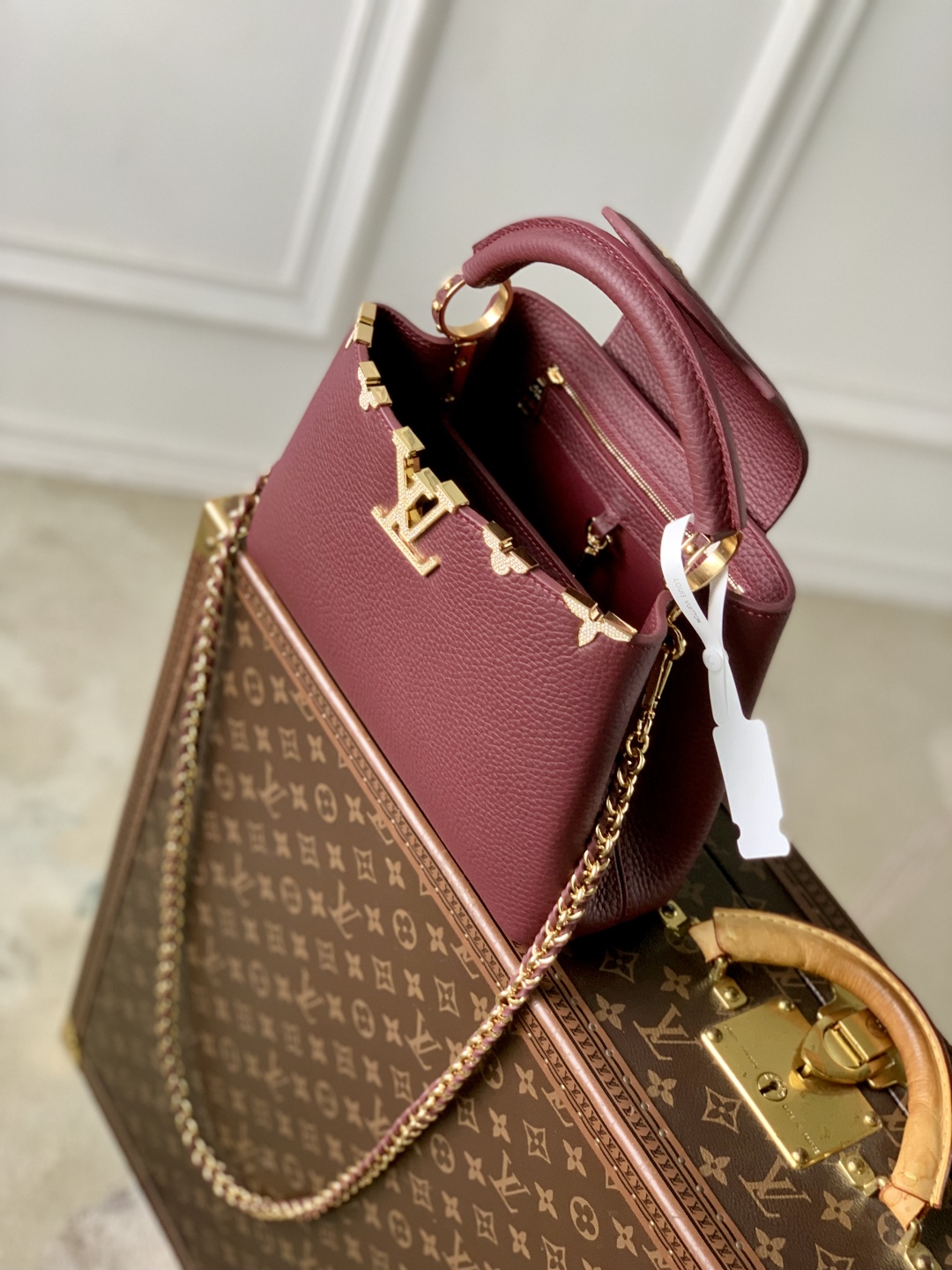 Louis Vuitton Capucines Handlebag