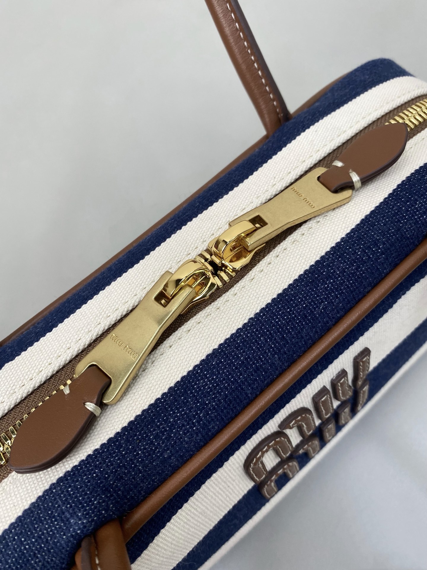 MiuMiu Beau Top-Handle Tratan Bag -27×12×9CM