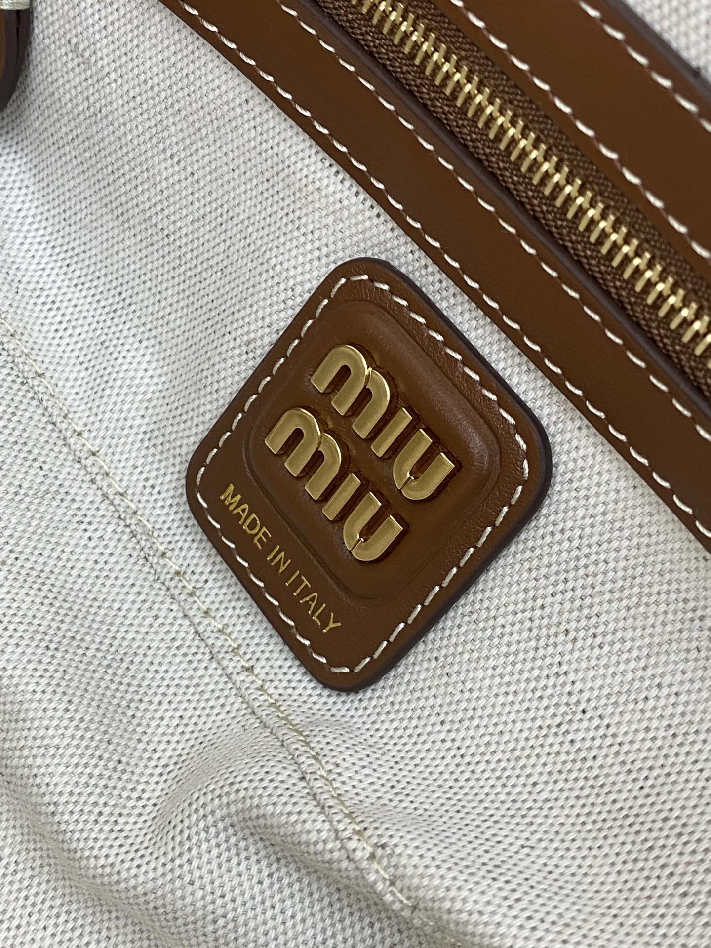 MiuMiu Beau Top-Handle Tratan Bag -27×12×9CM
