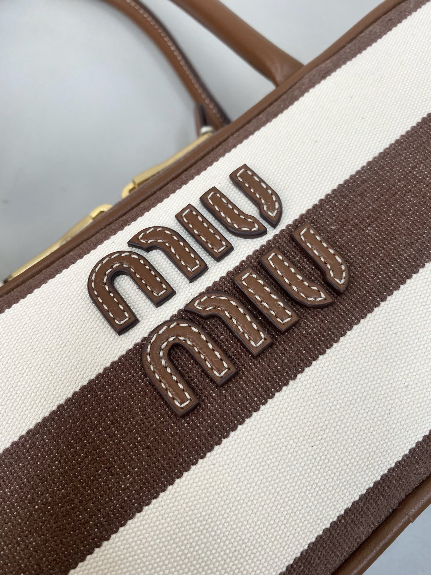 MiuMiu Beau Top-Handle Tratan Bag -27×12×9CM