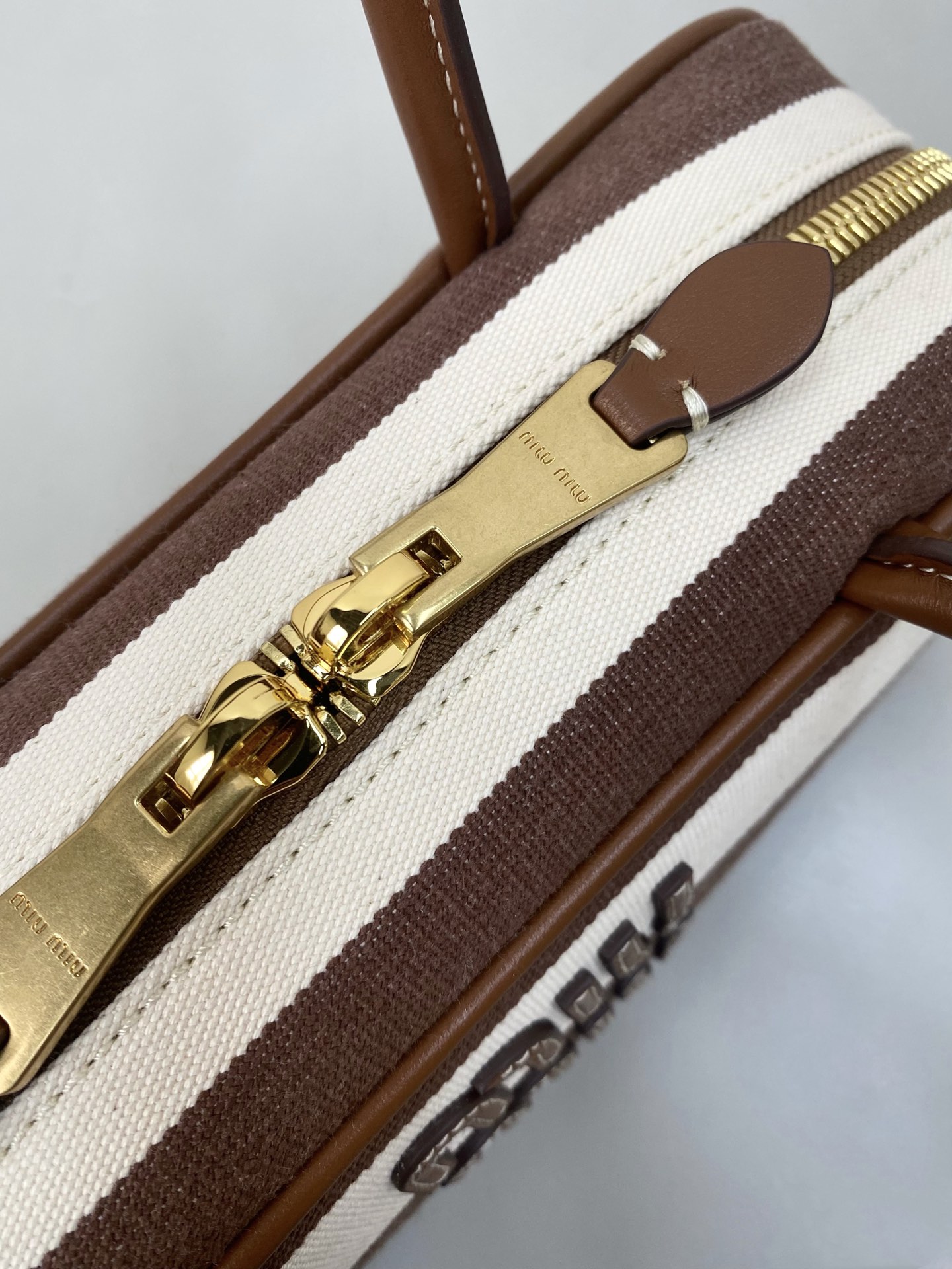 MiuMiu Beau Top-Handle Tratan Bag -27×12×9CM