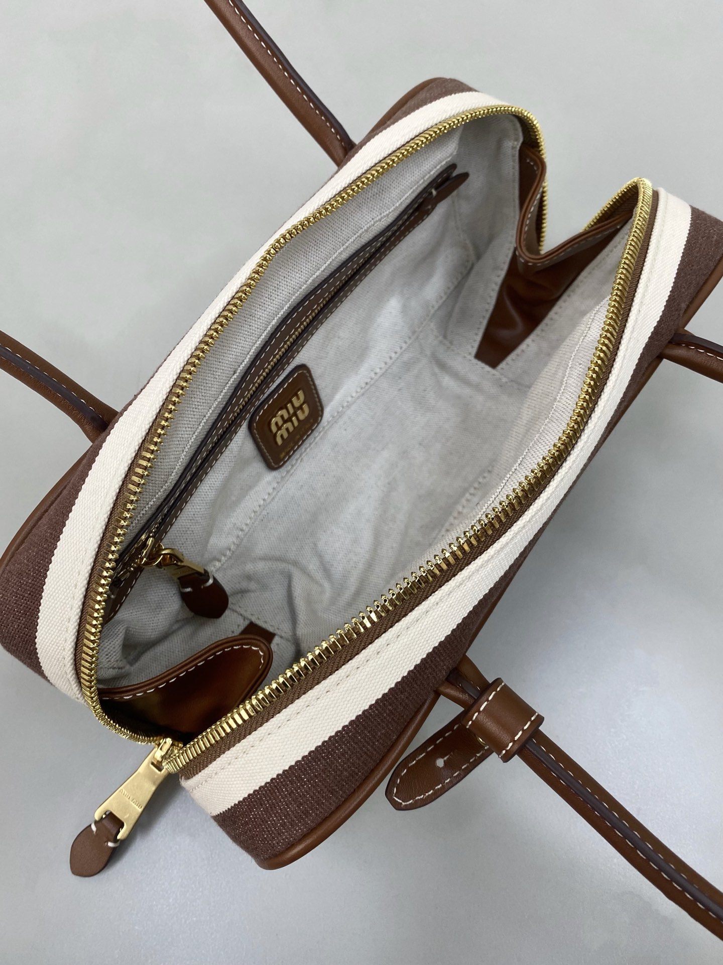 MiuMiu Beau Top-Handle Tratan Bag -27×12×9CM