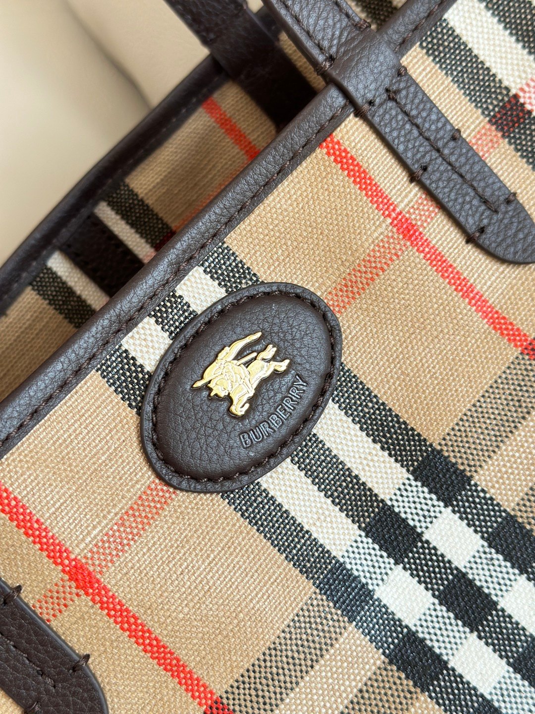 Burberry Medium Highlands Tote in Sand-38× 16.5 x 28CM