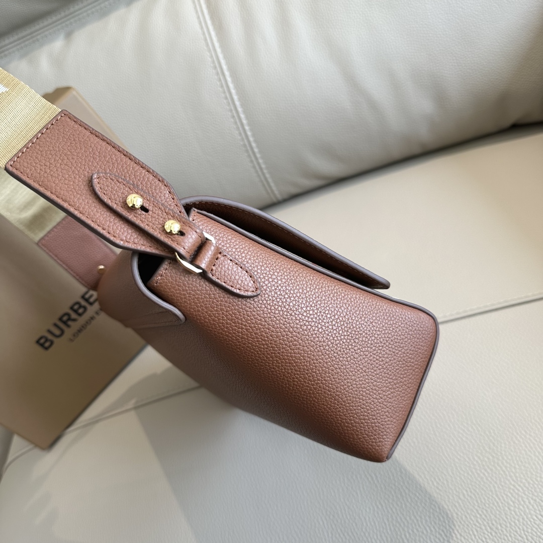 Burberry Vintage Bag-25 x 8.5 x 18CM