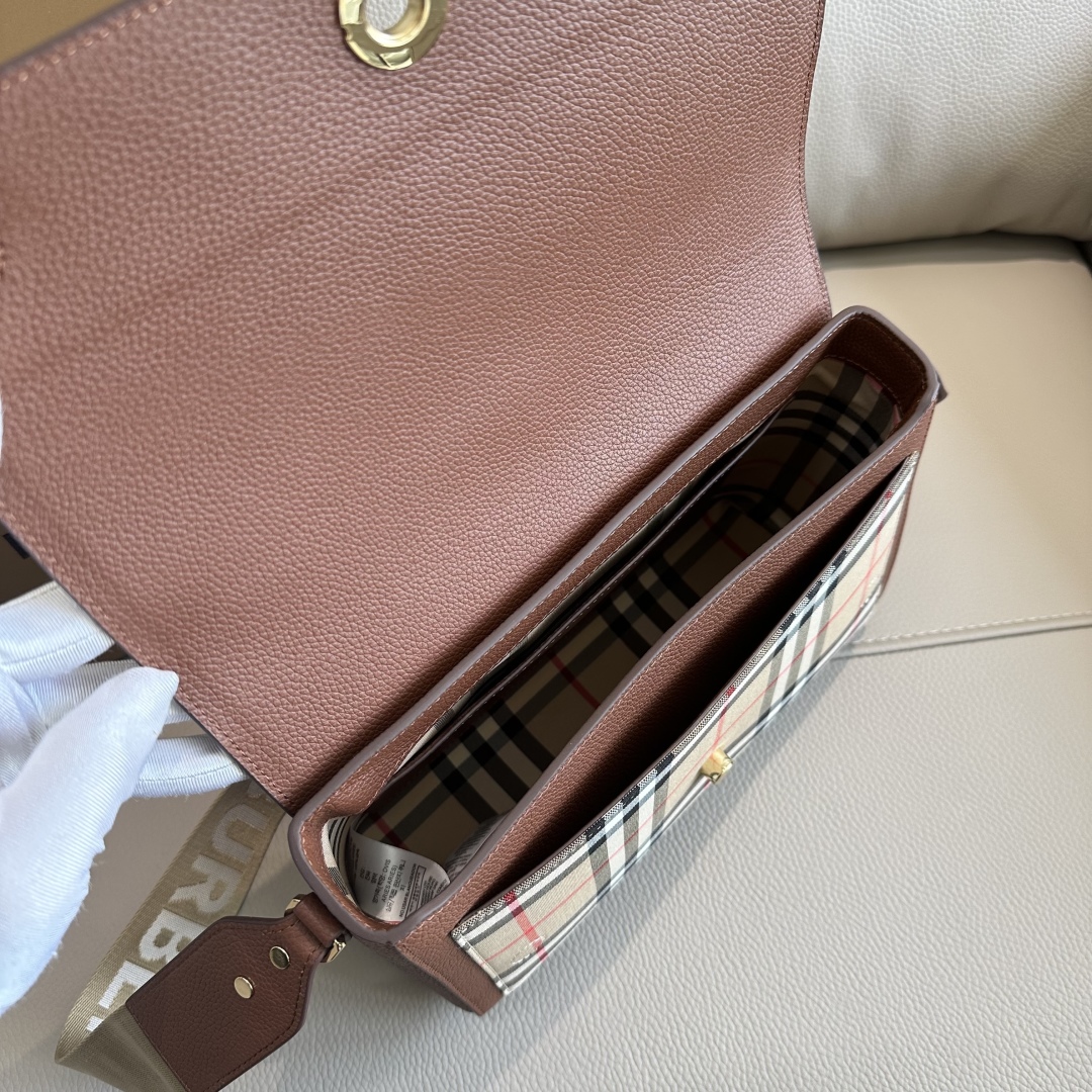 Burberry Vintage Bag-25 x 8.5 x 18CM