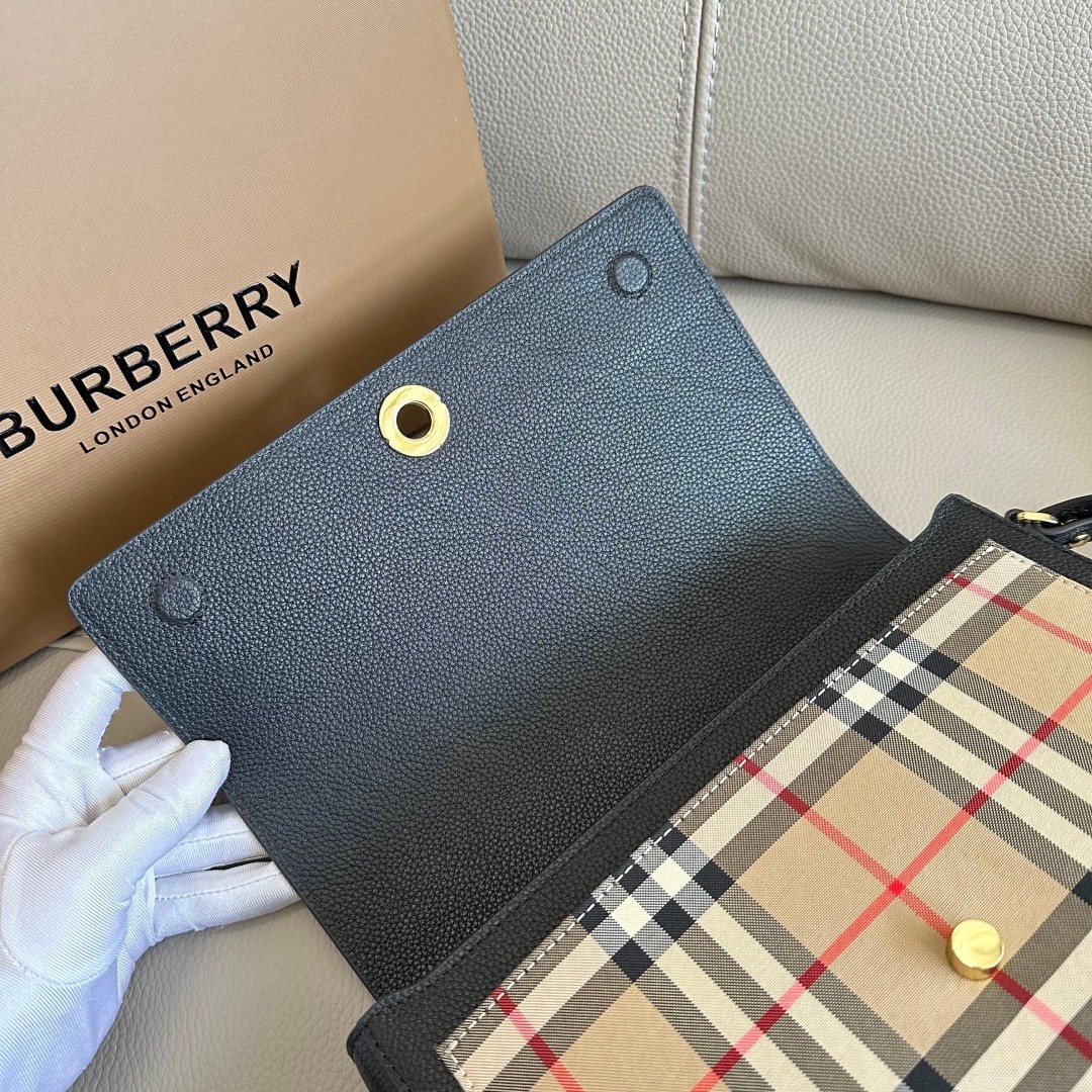 Burberry Vintage Bag-25 x 8.5 x 18CM