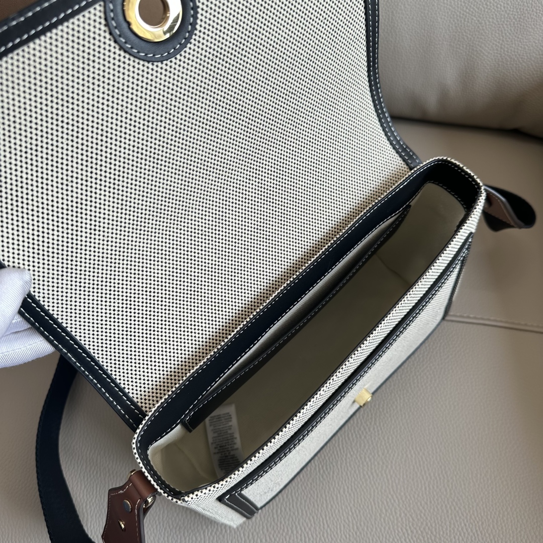Burberry Vintage Bag-25 x 8.5 x 18CM