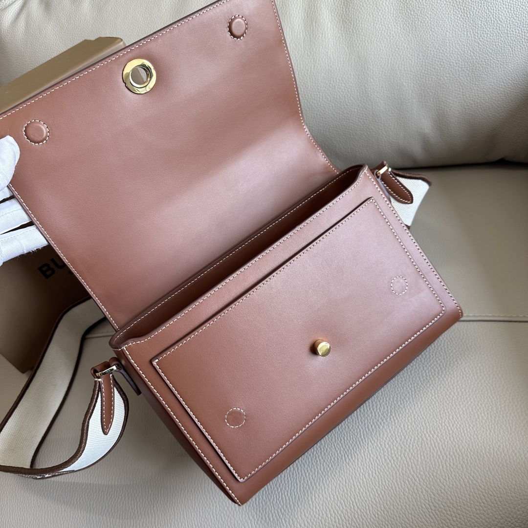 Burberry Vintage Bag-25 x 8.5 x 18CM