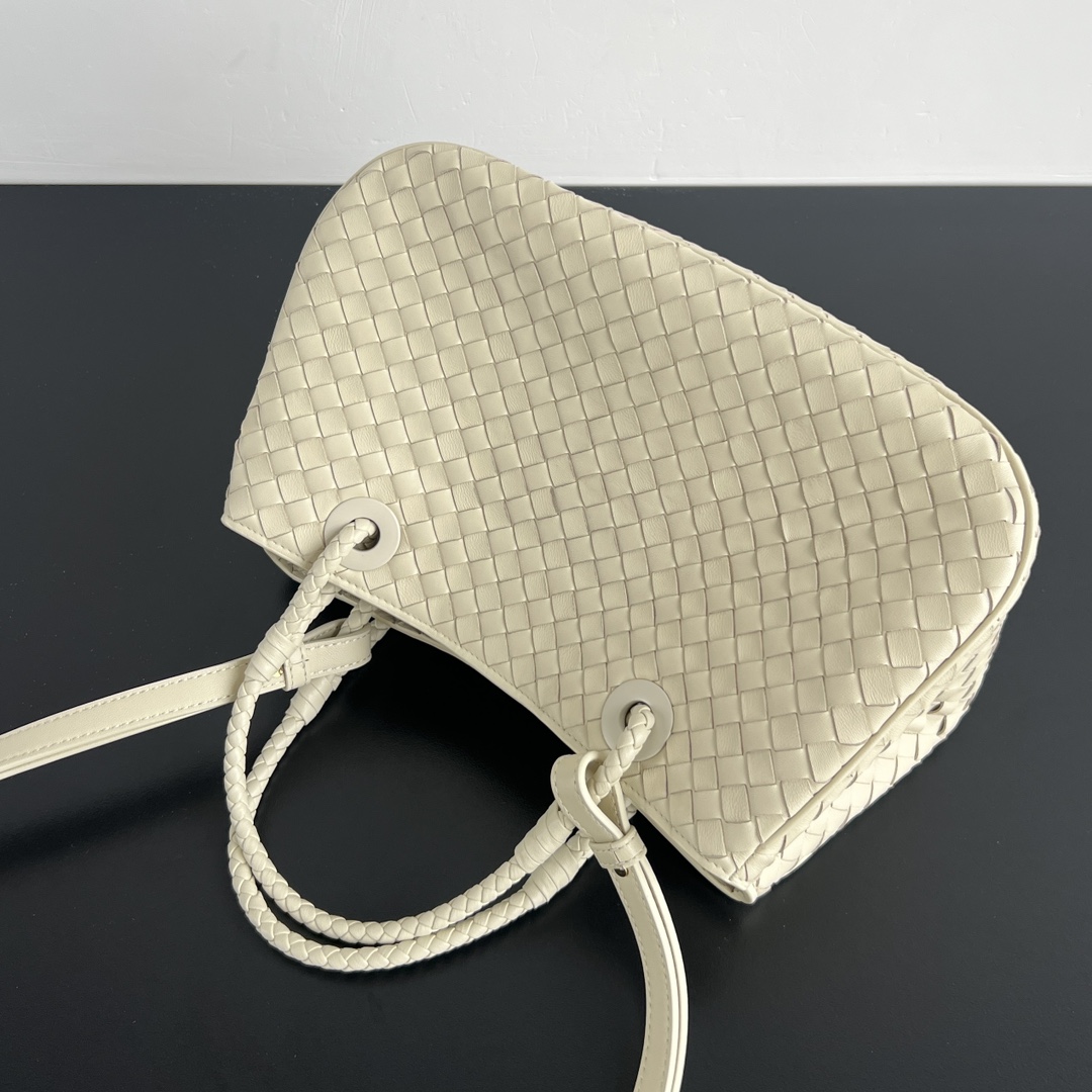 Bottega Veneta Women