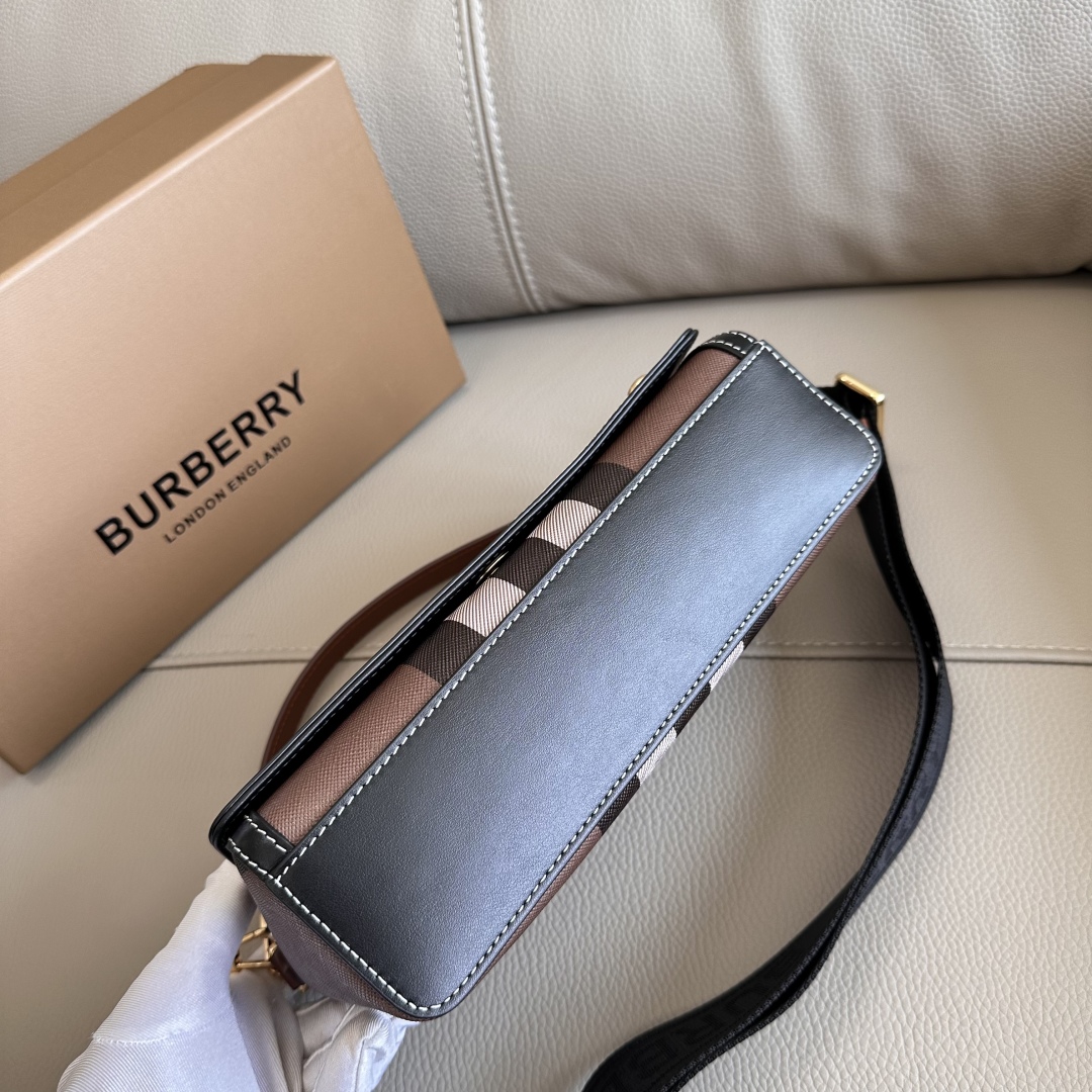 Burberry Vintage Bag-25 x 8.5 x 18CM