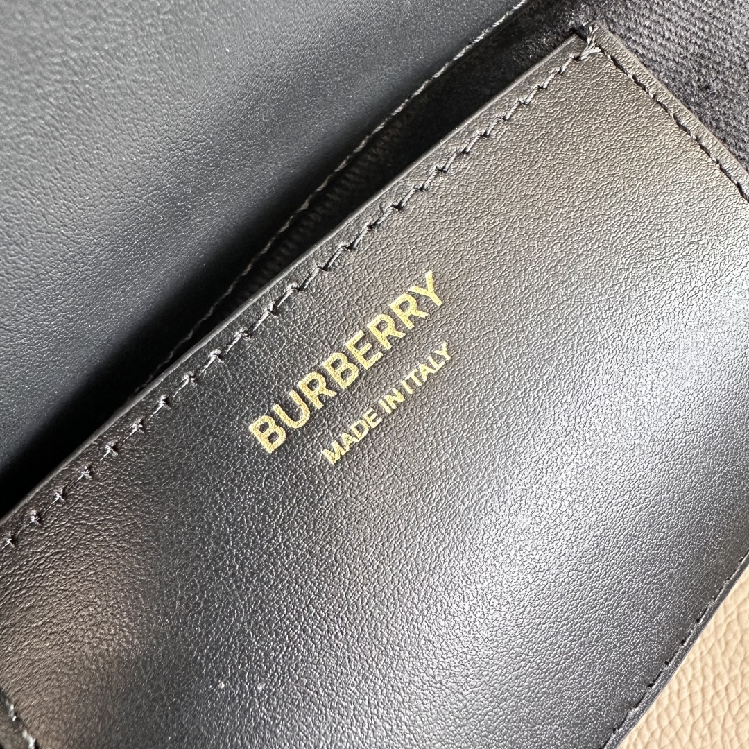 Burberry Vintage Bag-25 x 8.5 x 18CM