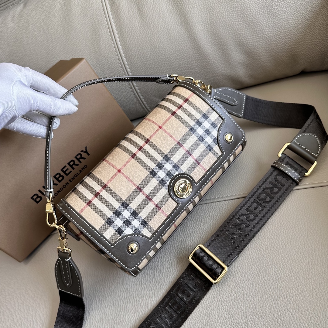 Burberry Vintage Bag-25 x 8.5 x 18CM