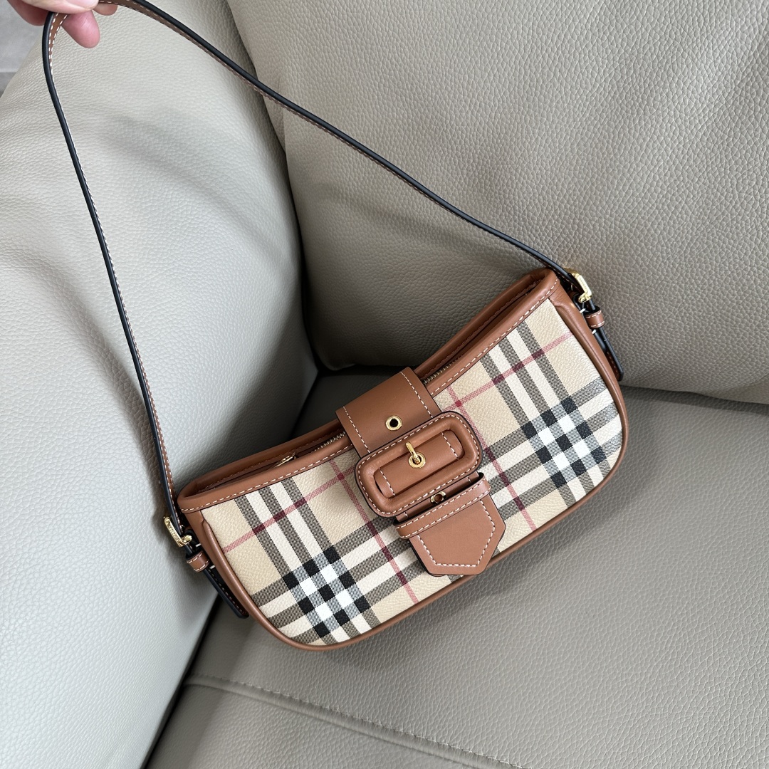 Burberry Vintage Bag-26 x 6 x 12CM