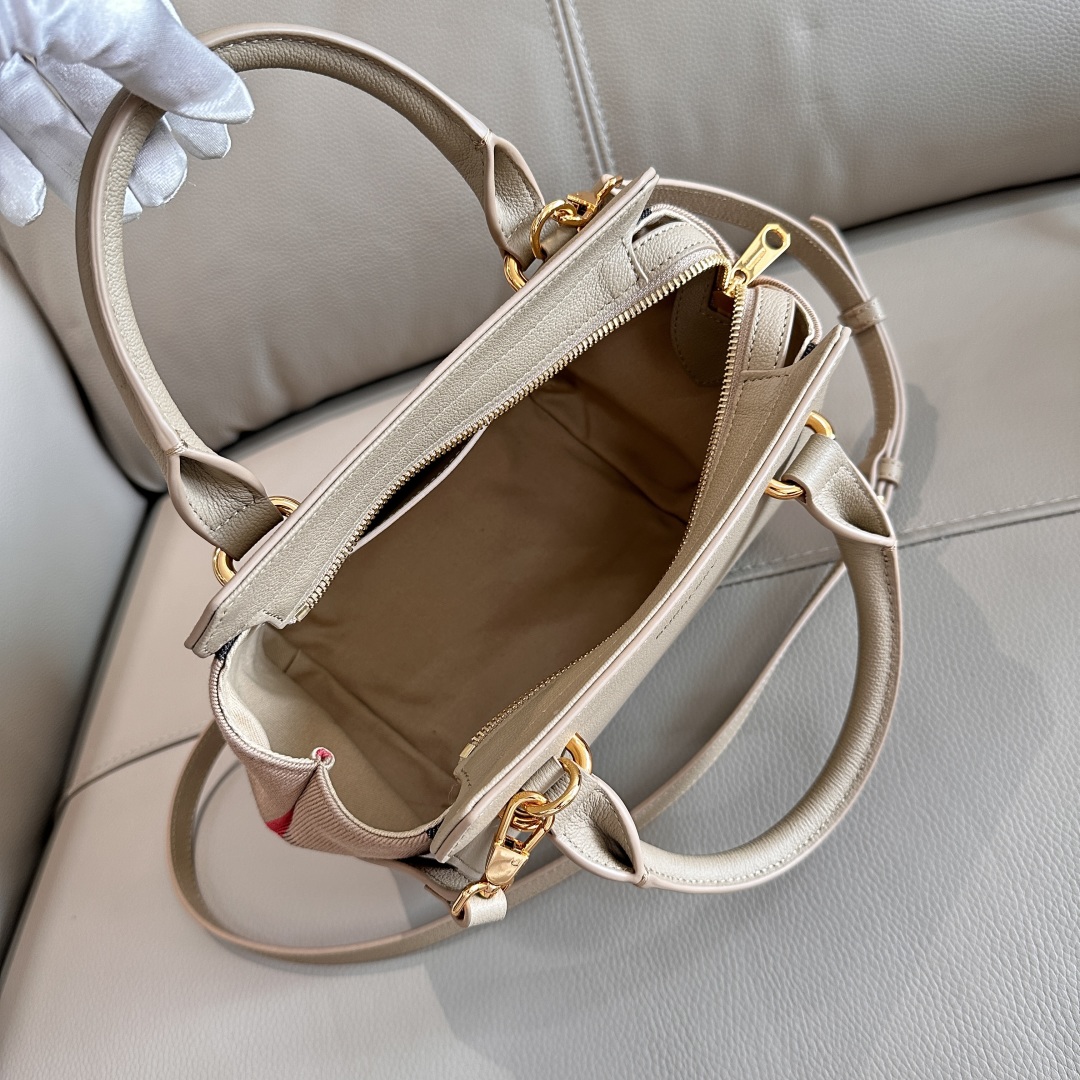Burberry Canvas & Leather Tote-21/20/13CM