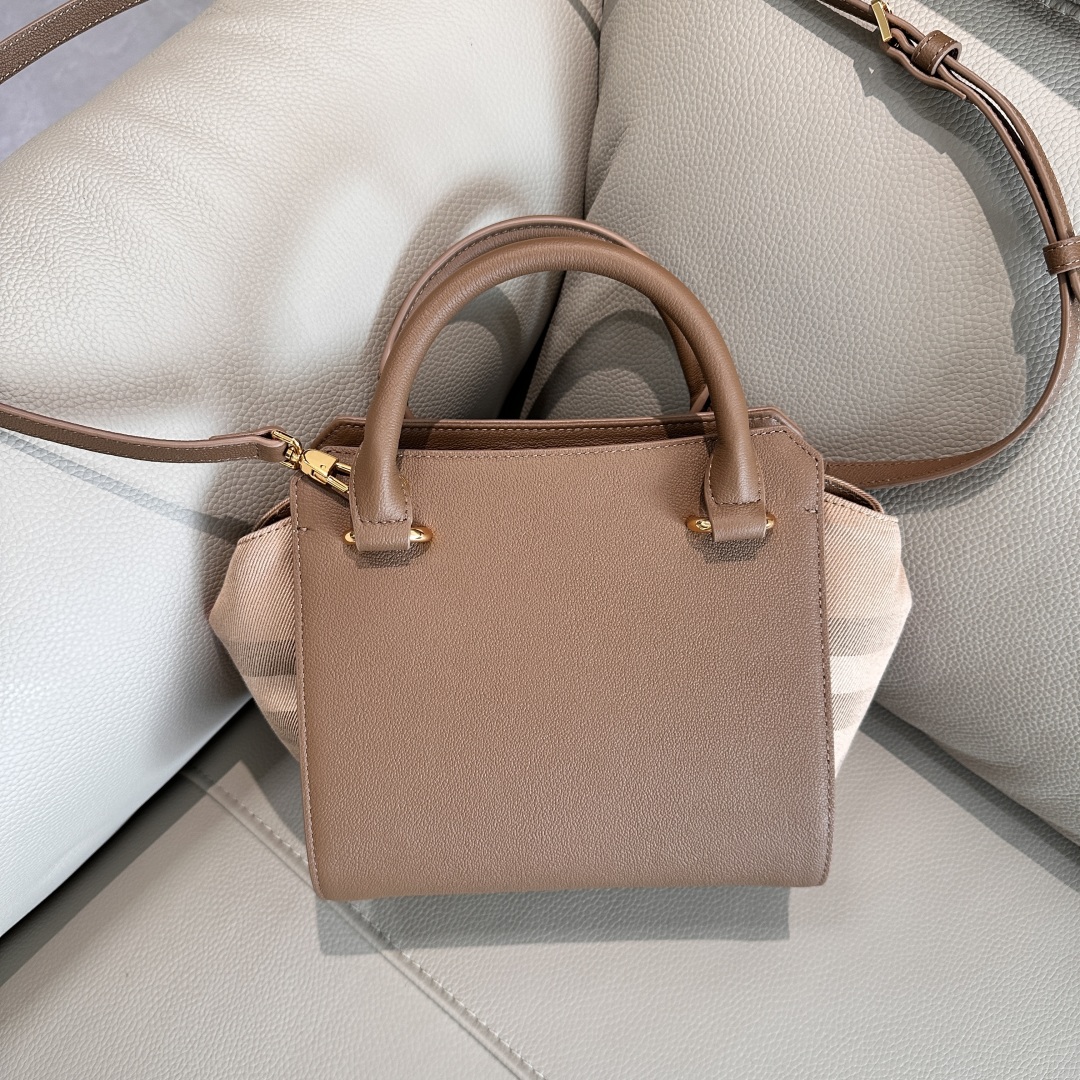 Burberry Canvas & Leather Tote-21/20/13CM