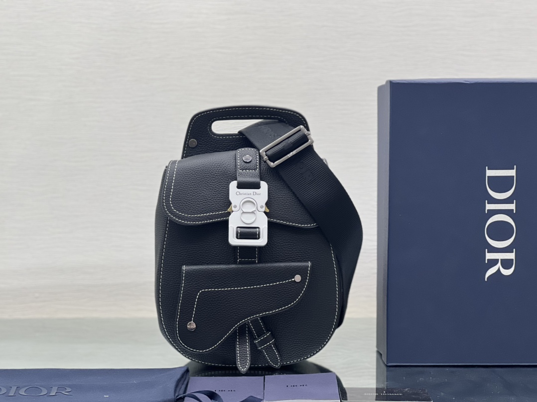 Diro Gallop Sling Bag Black Grained Calfskin-19*27.5*11.5CM