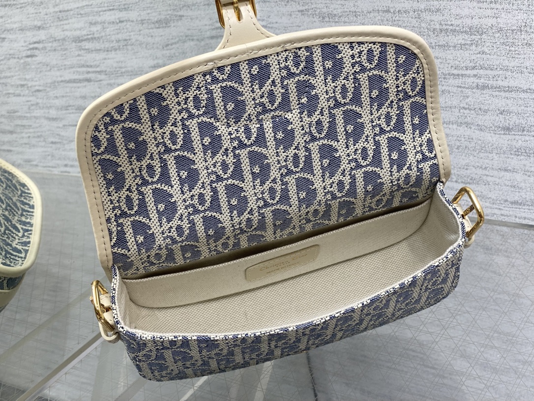 Di0r 30 Bobby Bag-21*5*12CM