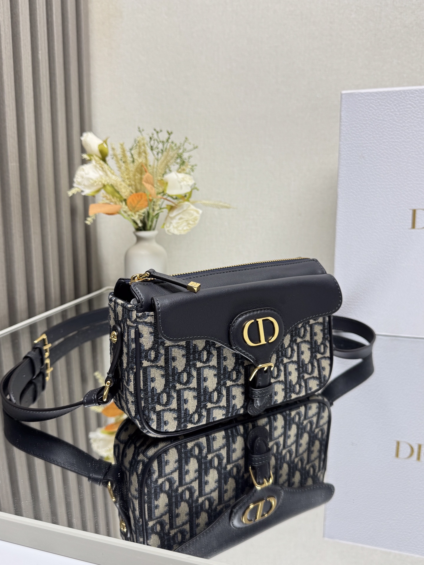 Di0r Small 30 Montaigne Pocket Bag Blue Dior Oblique Jacquard and Smooth Calfskin-20 X13.5 X5.5CM