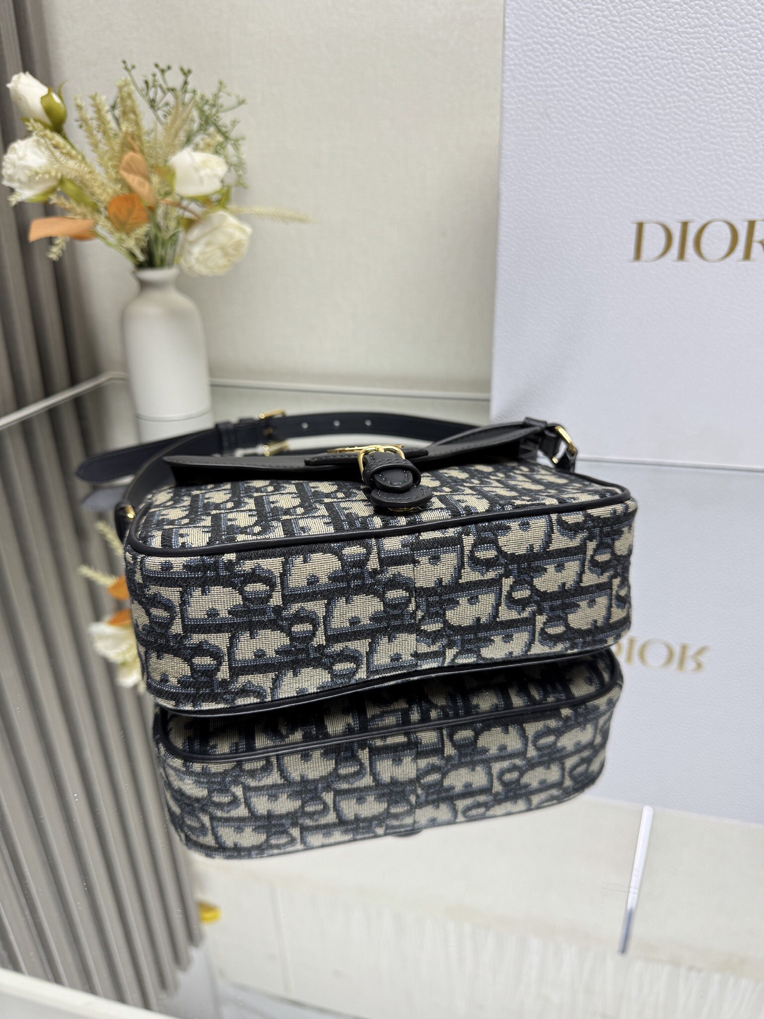 Di0r Small 30 Montaigne Pocket Bag Blue Dior Oblique Jacquard and Smooth Calfskin-20 X13.5 X5.5CM