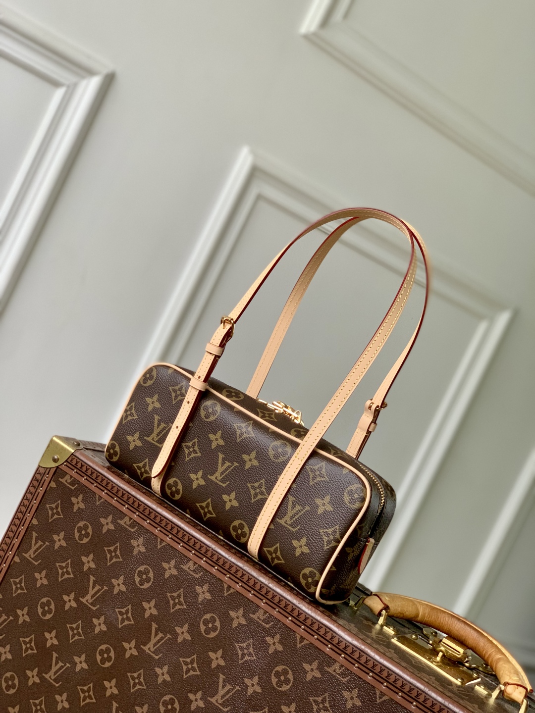 Louis Vuitton Hang On Monogram Handbag-M47031-11.5 x 6.5 x 26 CM
