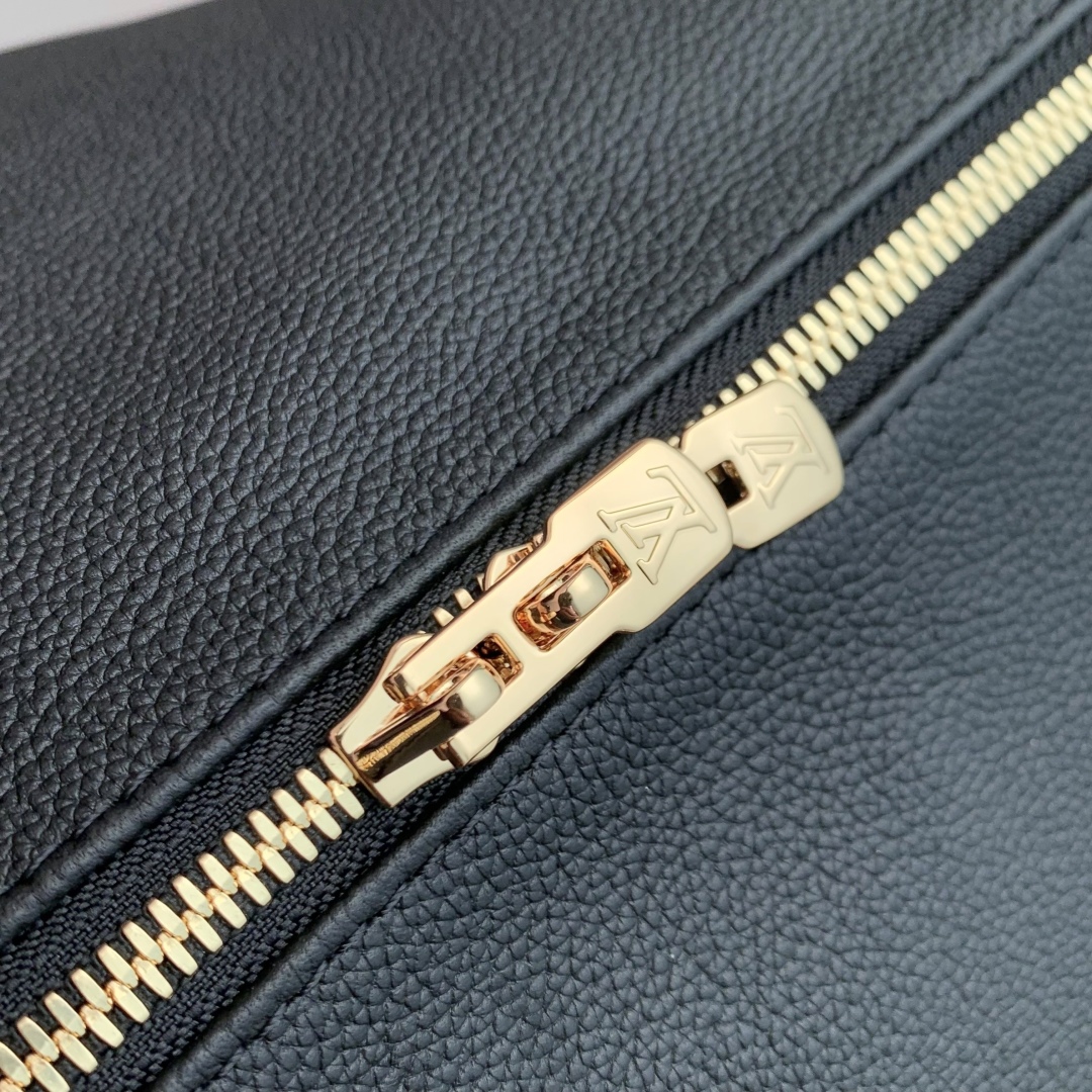 Louis Vuitton Express Handbag-M26039-17 x 13.5 x 26CM